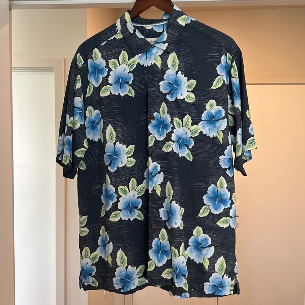 Tommy Bahama Men’s Washable Silk Floral Camp Shirt Black Blue Medium